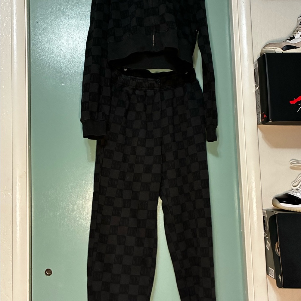 GAP Black Checkered Women's Jogger Set